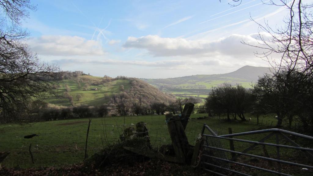 เทะเลาว์ เฮาส์ บีแอนด์บี Bed & Breakfast Wormbridge ภายนอก รูปภาพ